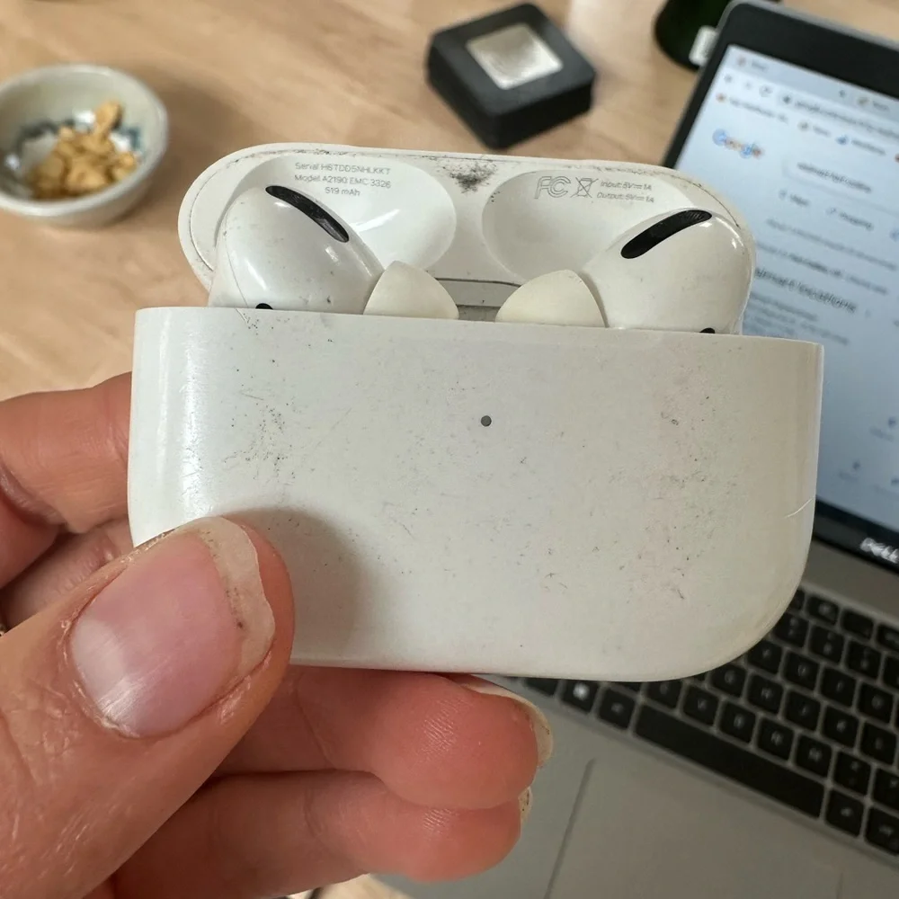 Apple AirPod pro 1st generation headphones